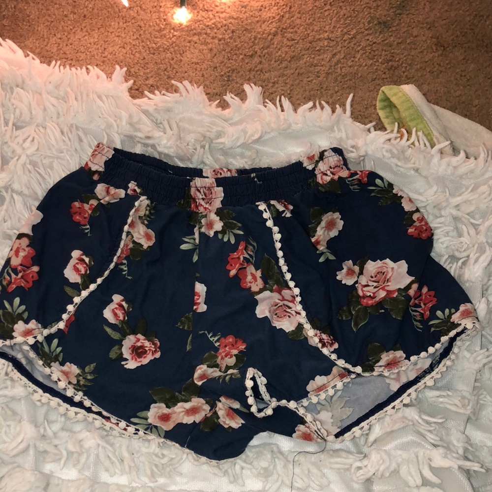 FLORAL SHORTS😍😍😍😍